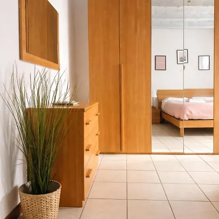 Astra-timeless Elegance In Center Como