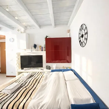 Astra-timeless Elegance In Center *