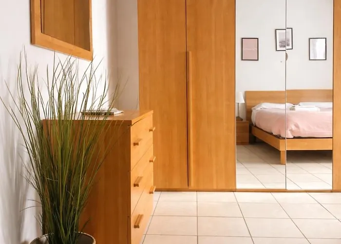 Astra-timeless Elegance In Center Como