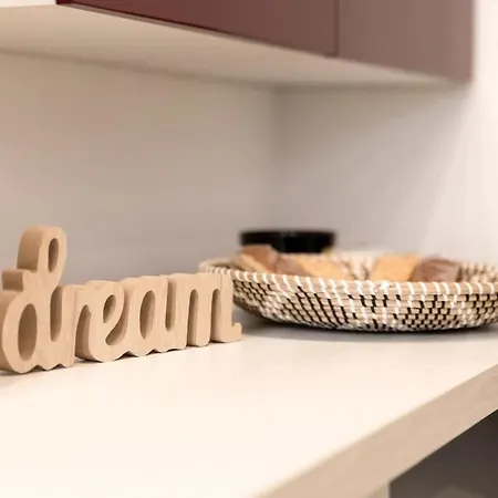 Astra-timeless Elegance In Center קומו