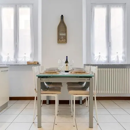 Astra-timeless Elegance In Center * Como