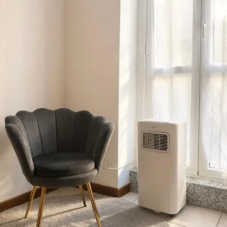 Astra-timeless Elegance In Center דירה