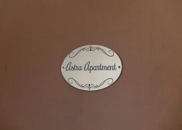 Astra-timeless Elegance In Center Комо