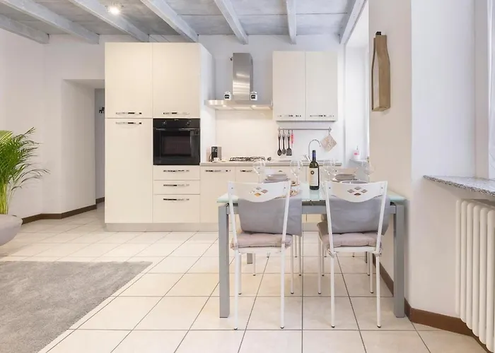 Appartamento Astra-timeless Elegance In Center